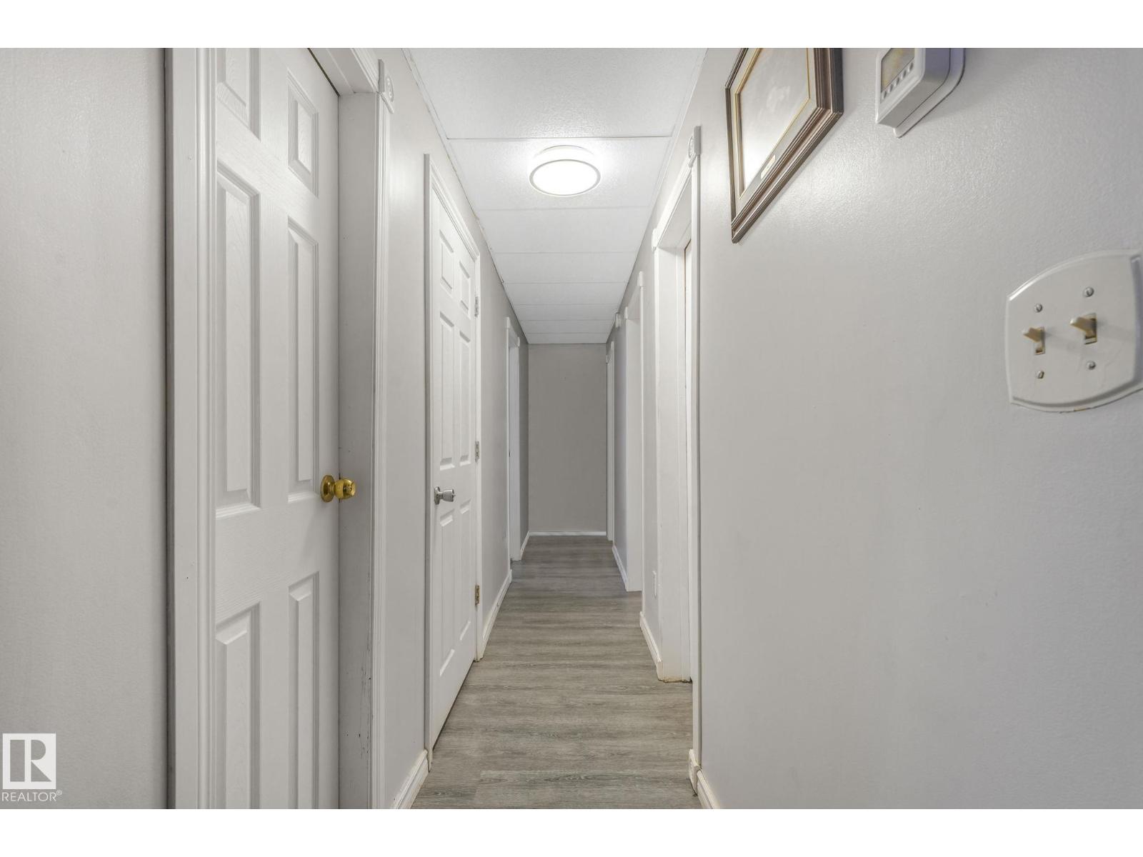 #24 2022 PARKLAND DR - 31