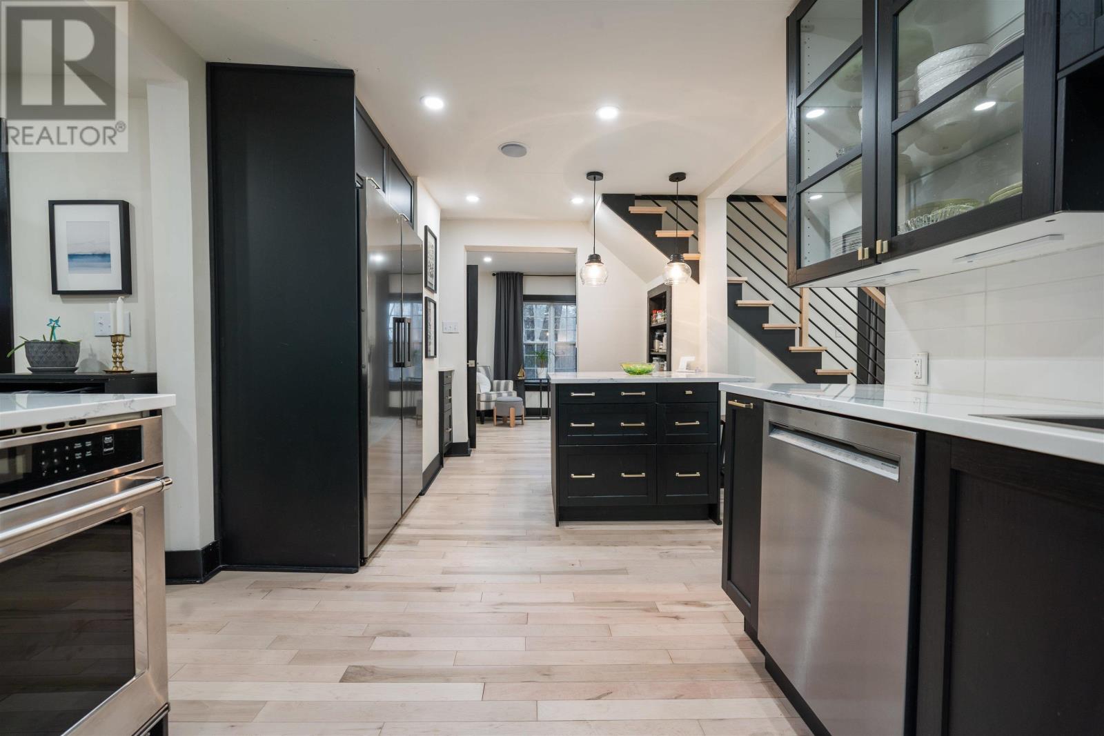 Property 31 of 50 of 1379 Alma Road