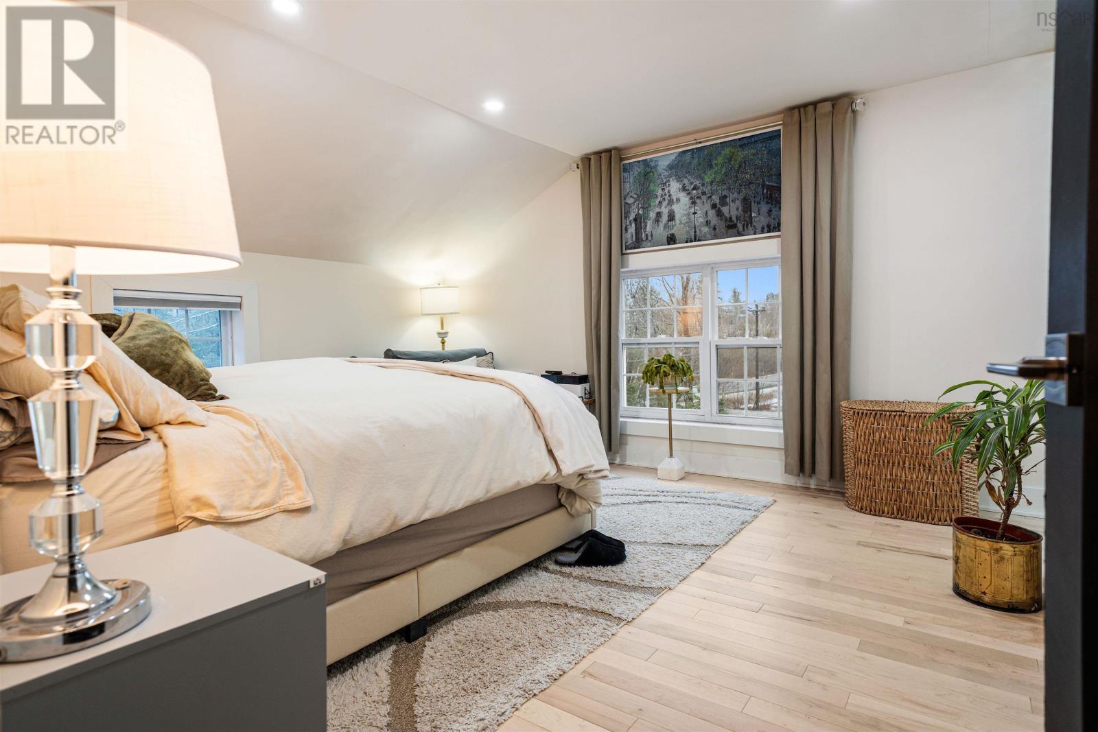 Property 46 of 50 of 1379 Alma Road