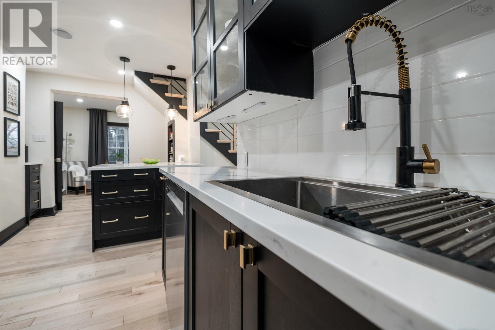 Property 26 of 50 of 1379 Alma Road