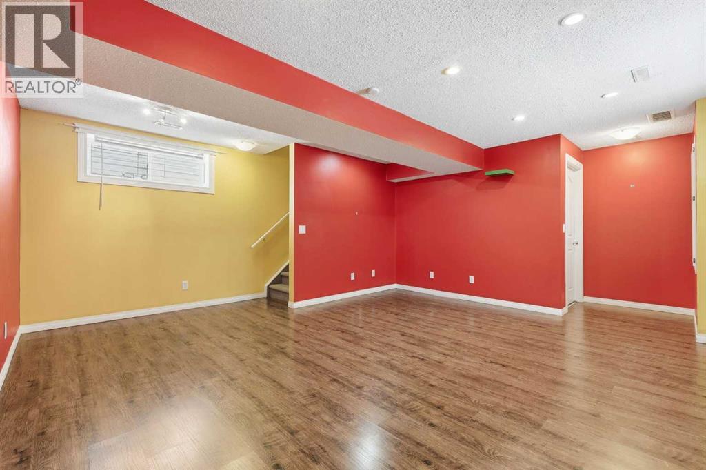 
          160 Taradale Drive Northeast
            <br/>
            <span>Calgary</span>
            , 
            <span>AB</span>
             <span>T3J5G3</span>
         - Photo 38