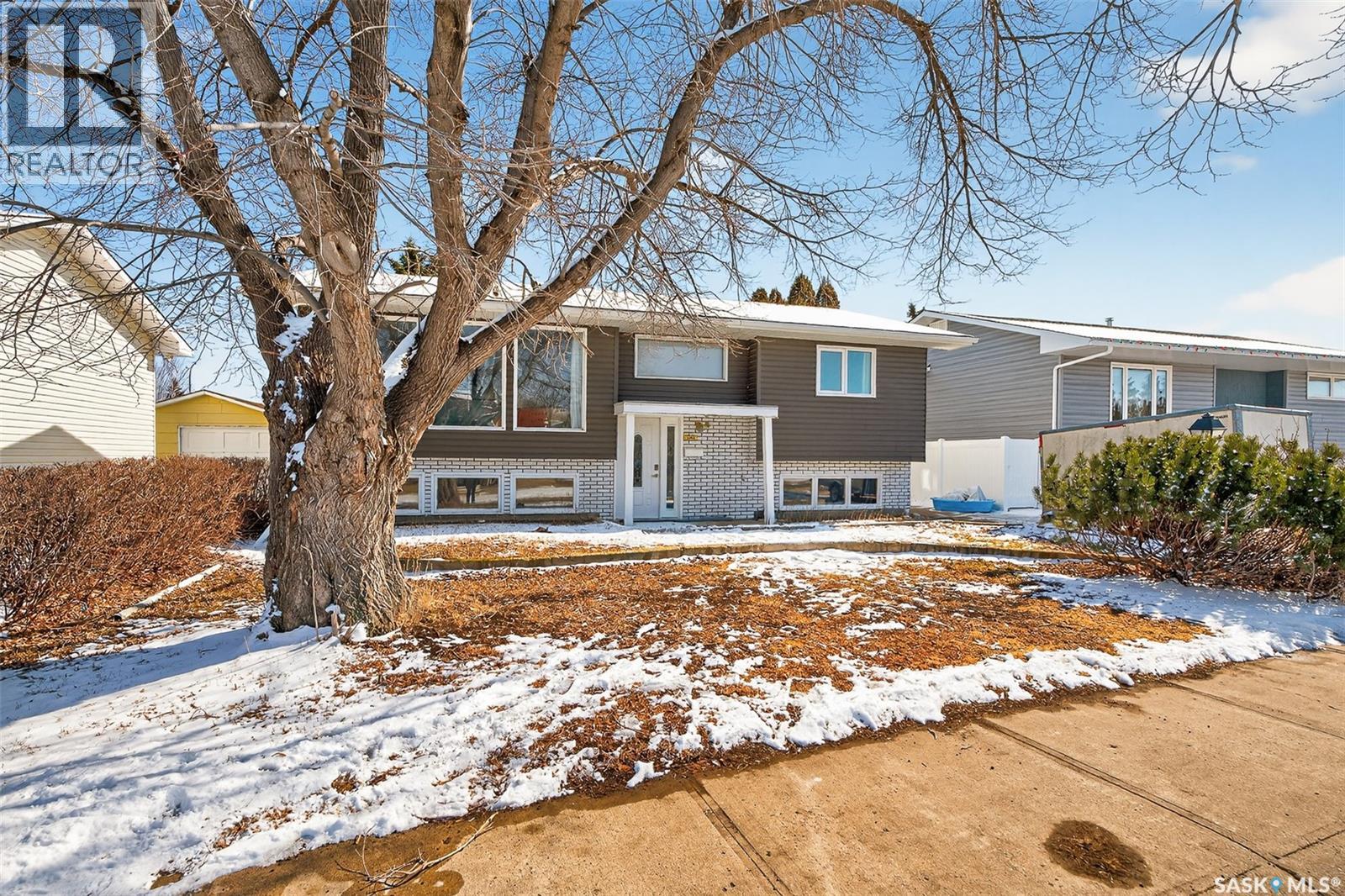 1321 PRINCE CRESCENT - 2