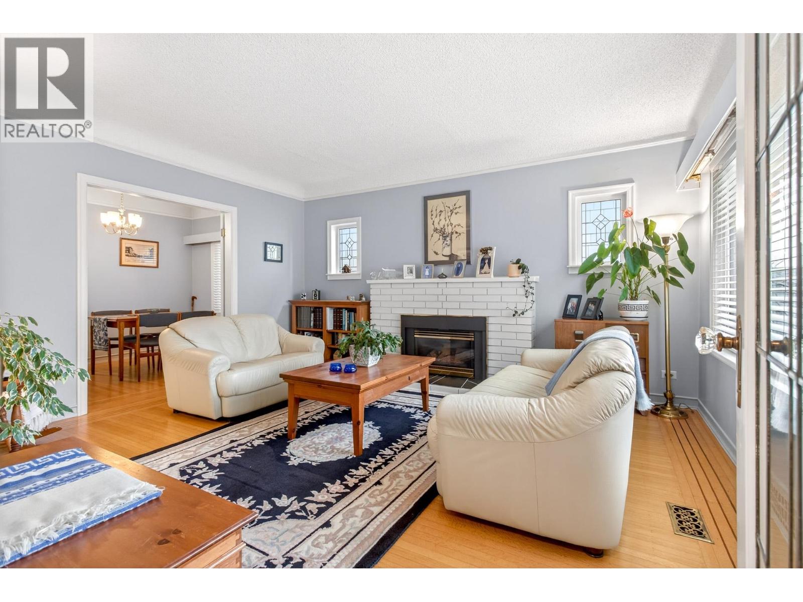 3494 OXFORD Street - main photo