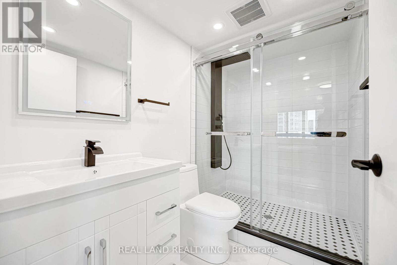 #1901 50 ELM DRIVE E - 13