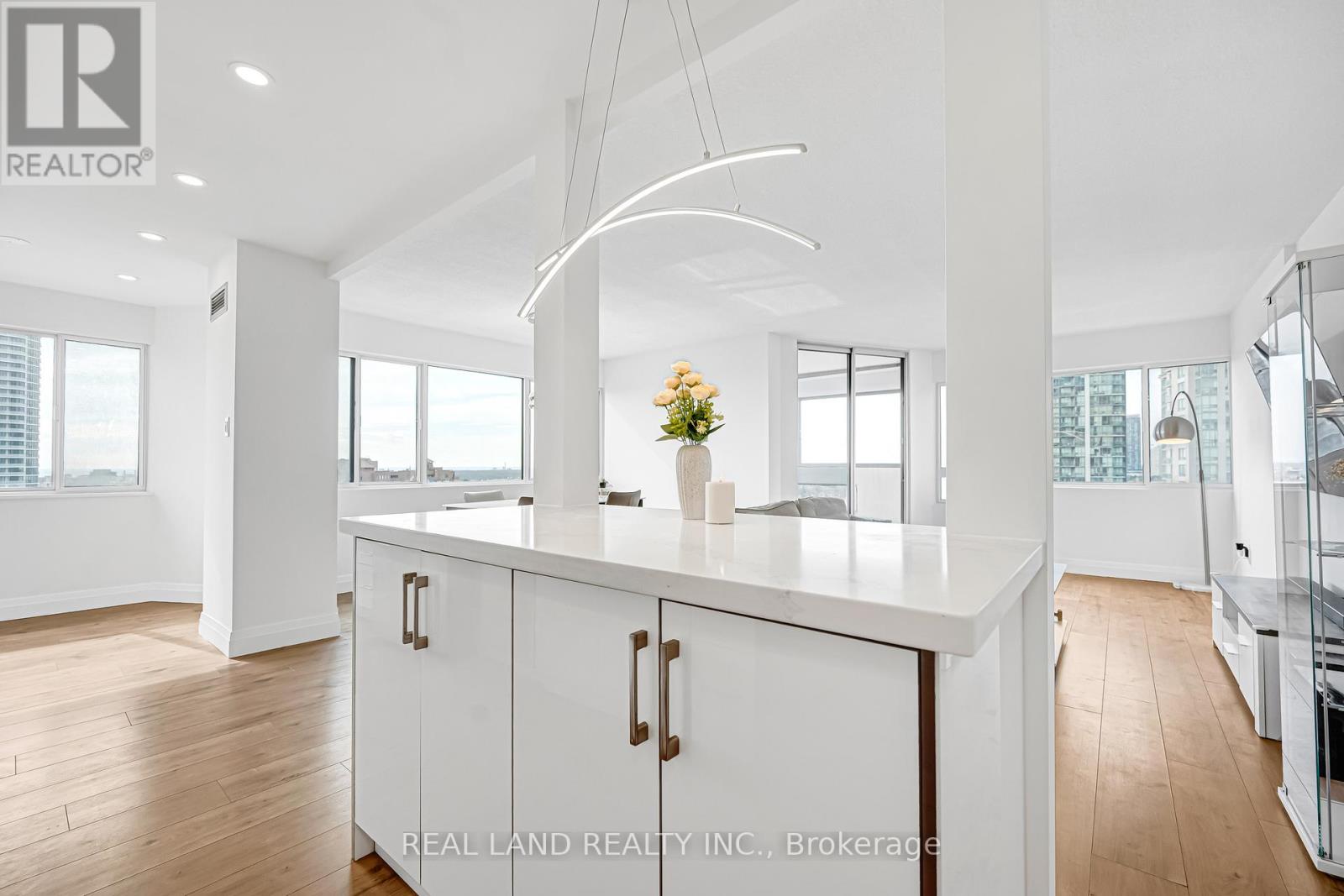 #1901 50 ELM DRIVE E - 2