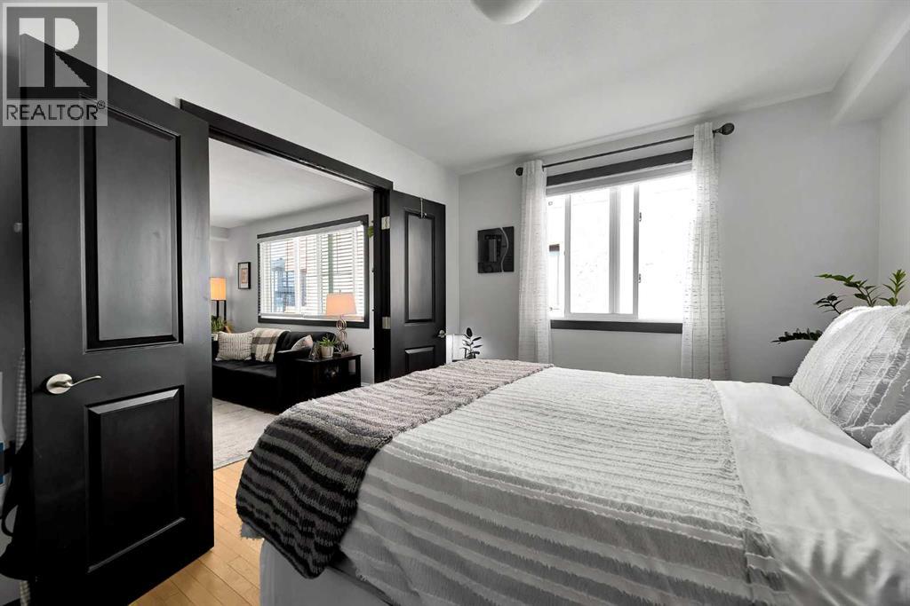 305, 2417 17 Street SW photo 17