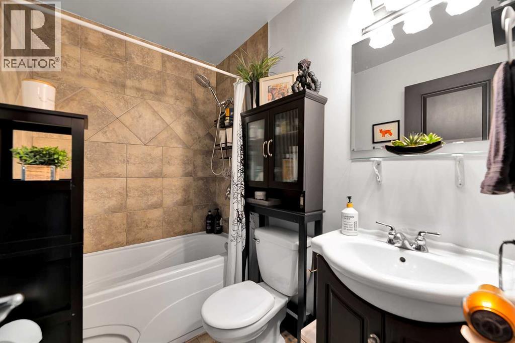 305, 2417 17 Street SW photo 15