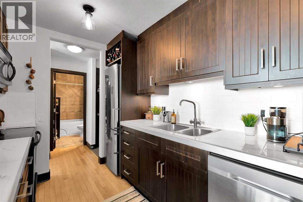 305, 2417 17 Street SW photo 13