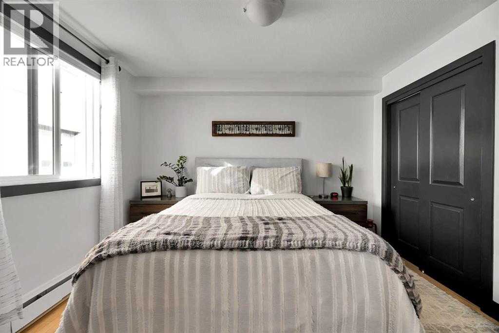 305, 2417 17 Street SW photo 16