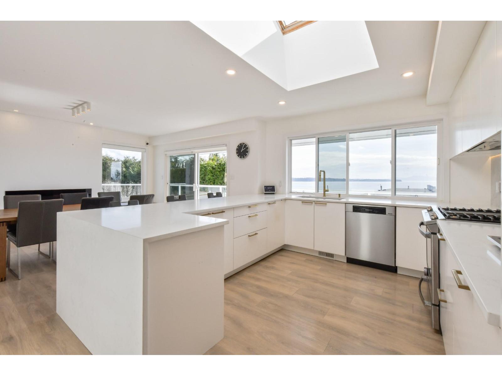 1388 KERFOOT ROAD, White Rock