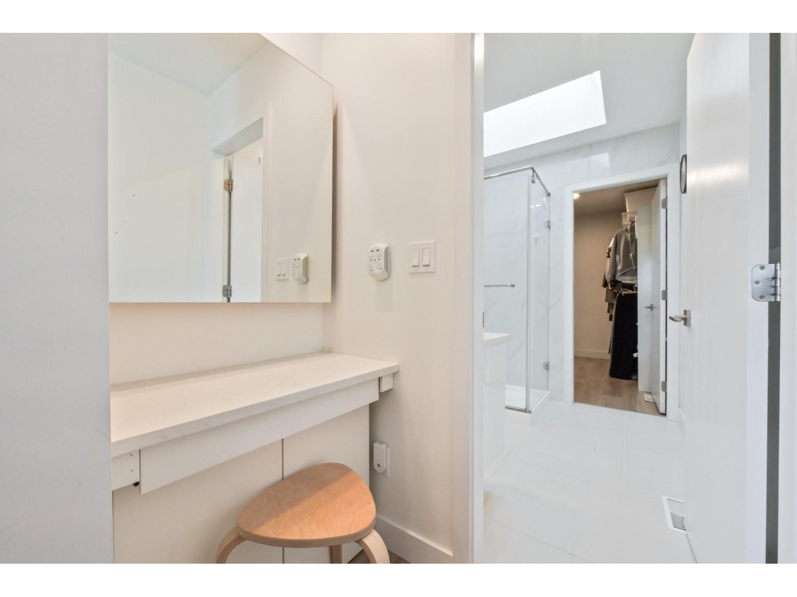 1388 KERFOOT ROAD, White Rock