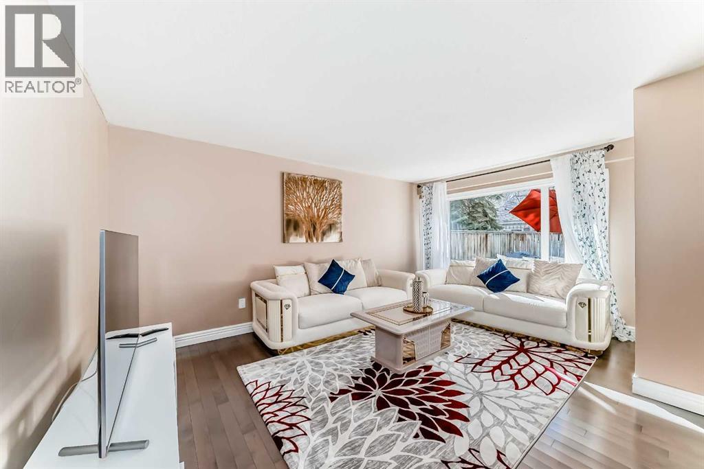 Single Family House for Sale in   Glamis Green SW Glamorgan Calgary 