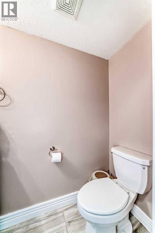 Single Family House for Sale in   Glamis Green SW Glamorgan Calgary 