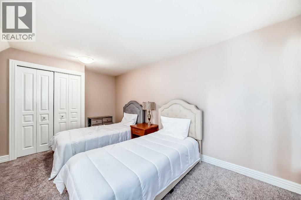 Single Family House for Sale in   Glamis Green SW Glamorgan Calgary 