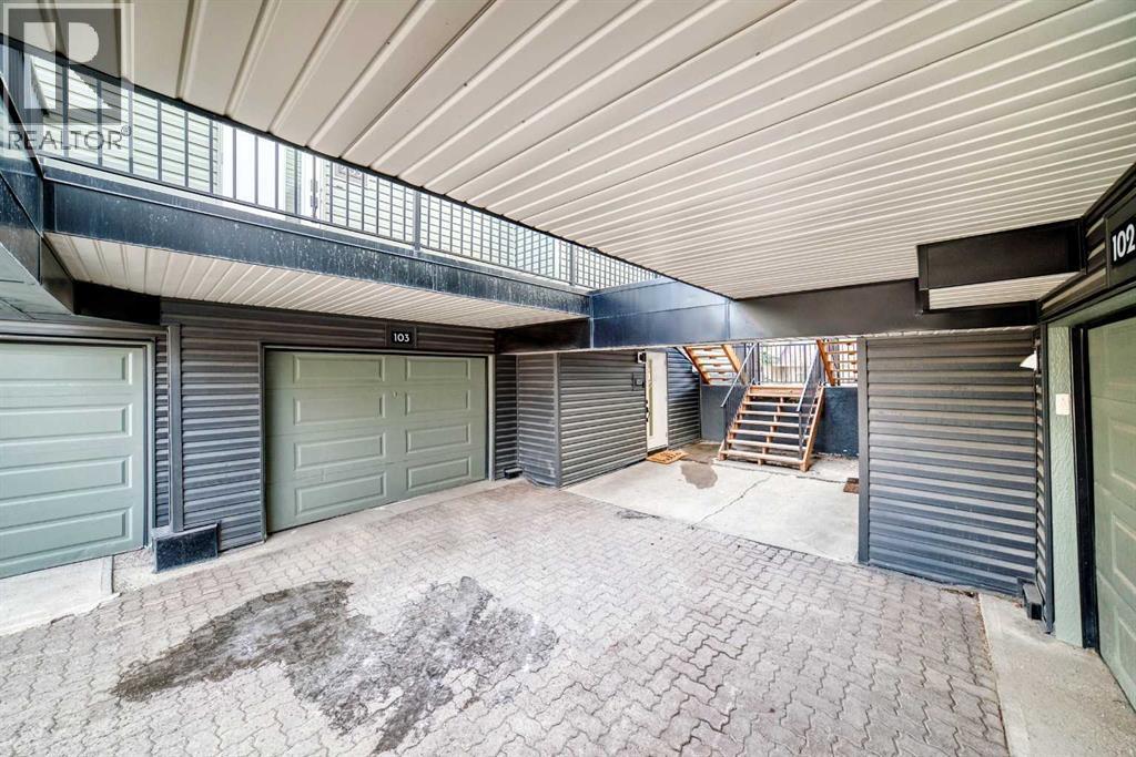 Single Family House for Sale in   Glamis Green SW Glamorgan Calgary 