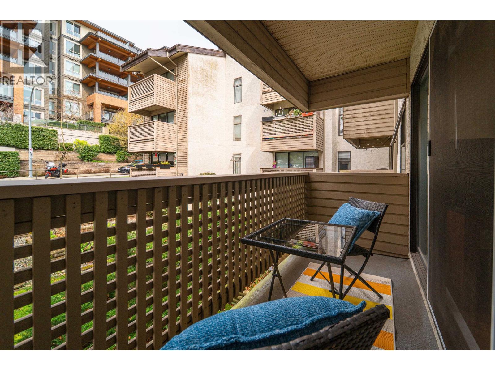 211 423 AGNES STREET, New Westminster