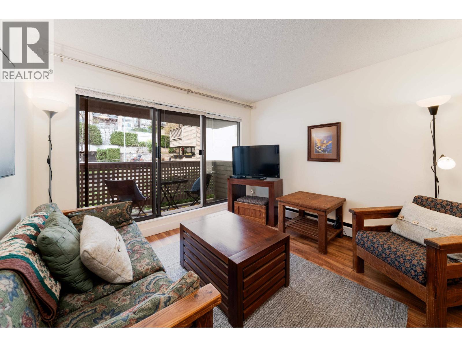 211 423 AGNES STREET, New Westminster