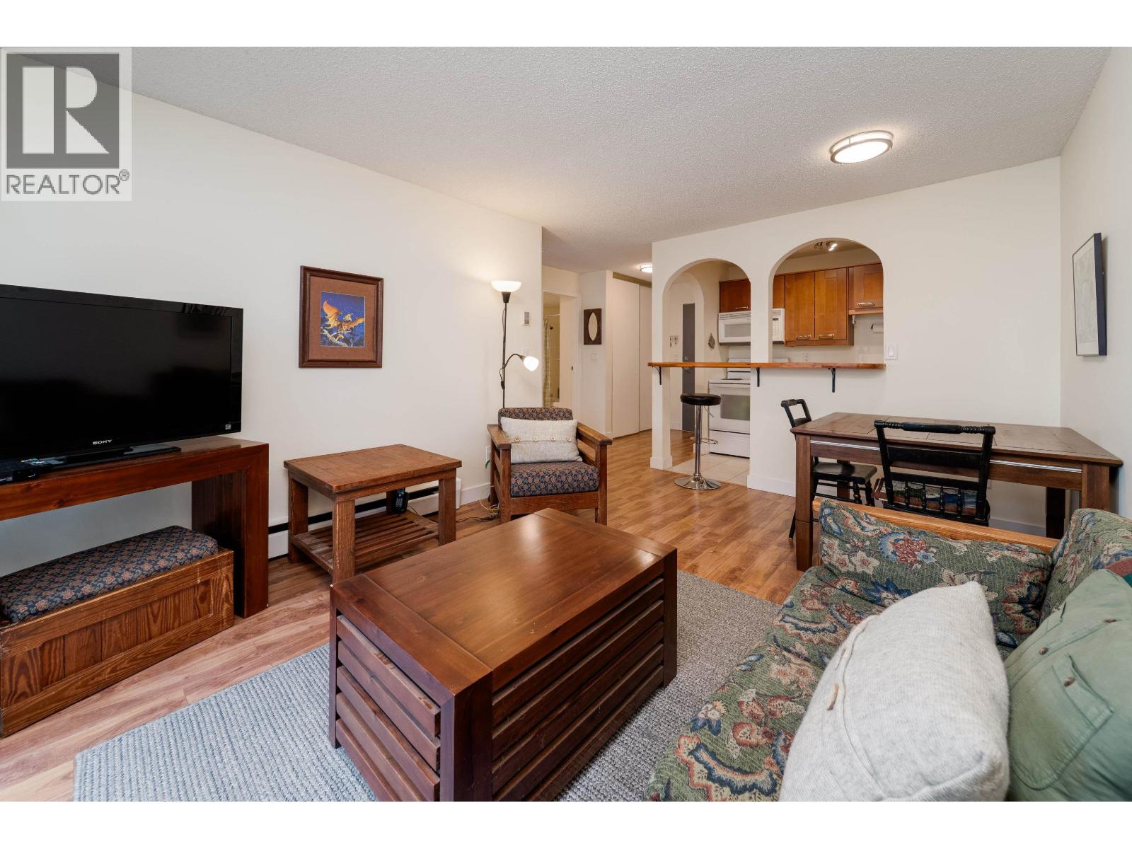 211 423 AGNES STREET, New Westminster