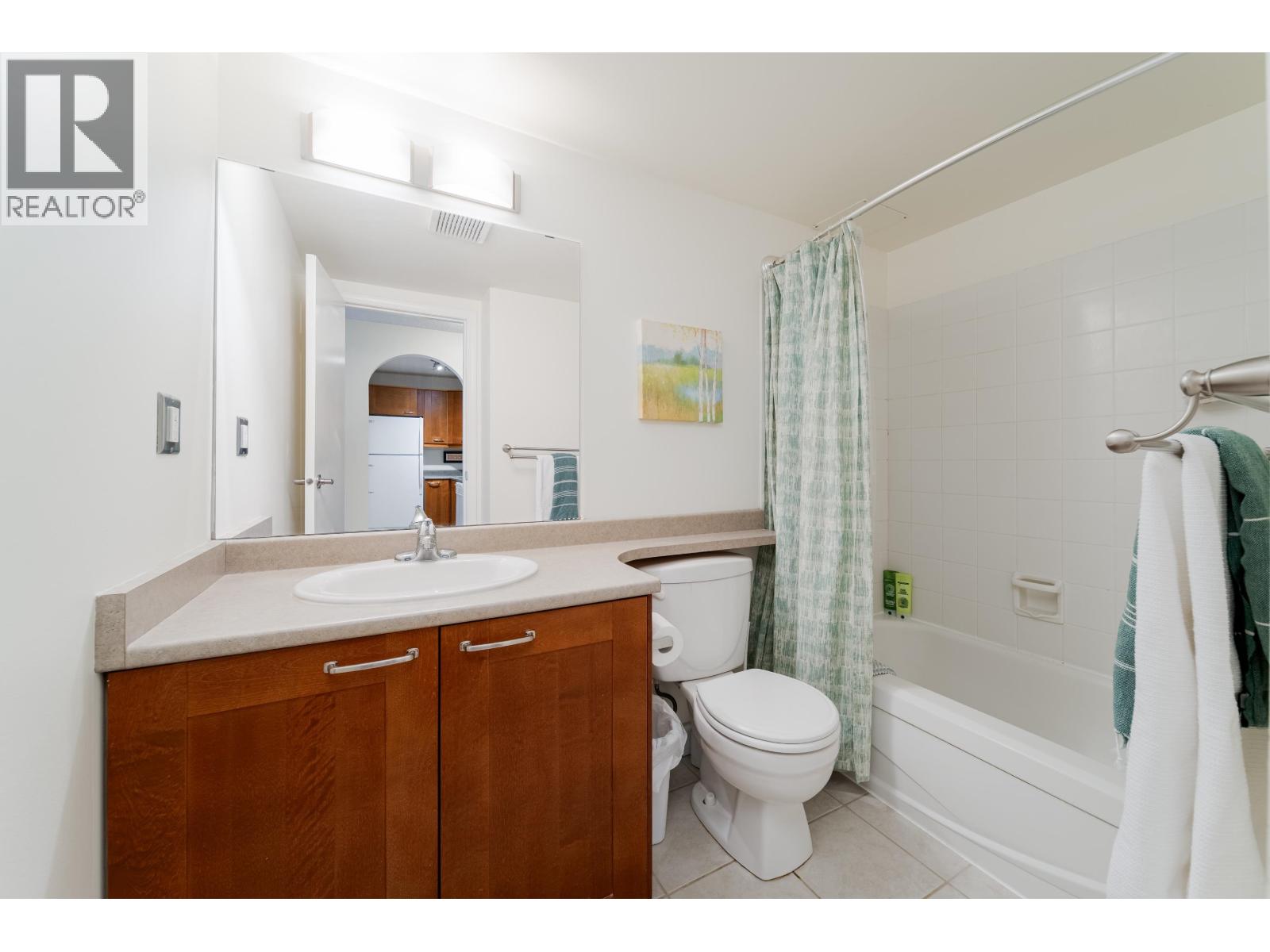 211 423 AGNES STREET, New Westminster