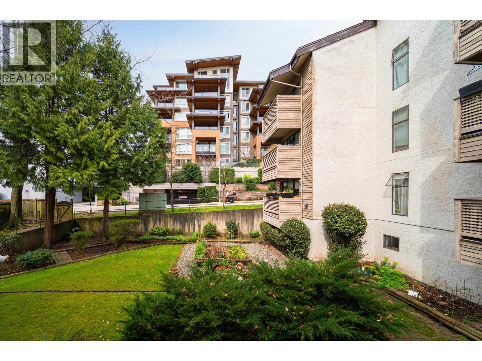 211 423 AGNES STREET, New Westminster