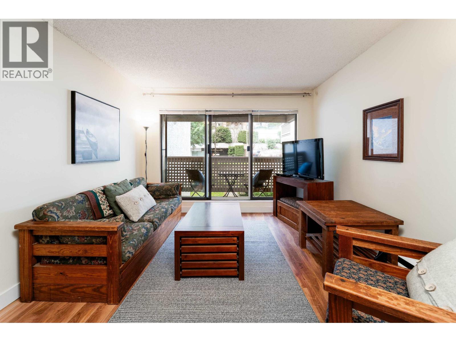 211 423 AGNES STREET, New Westminster