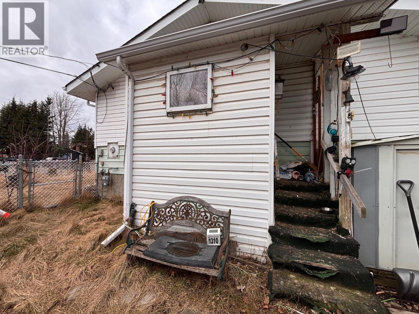 1310 LA SALLE AVENUE - 4