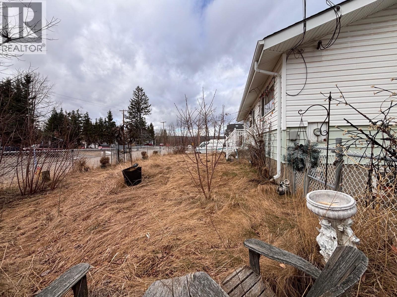 1310 LA SALLE AVENUE - 6