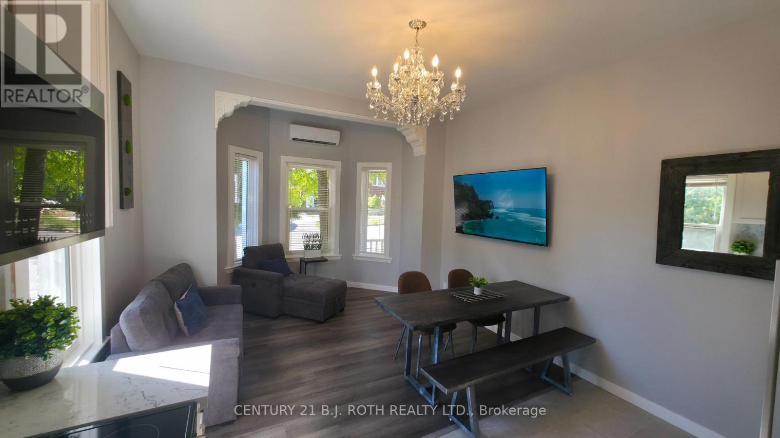 3 - 82 ALBERT STREET N