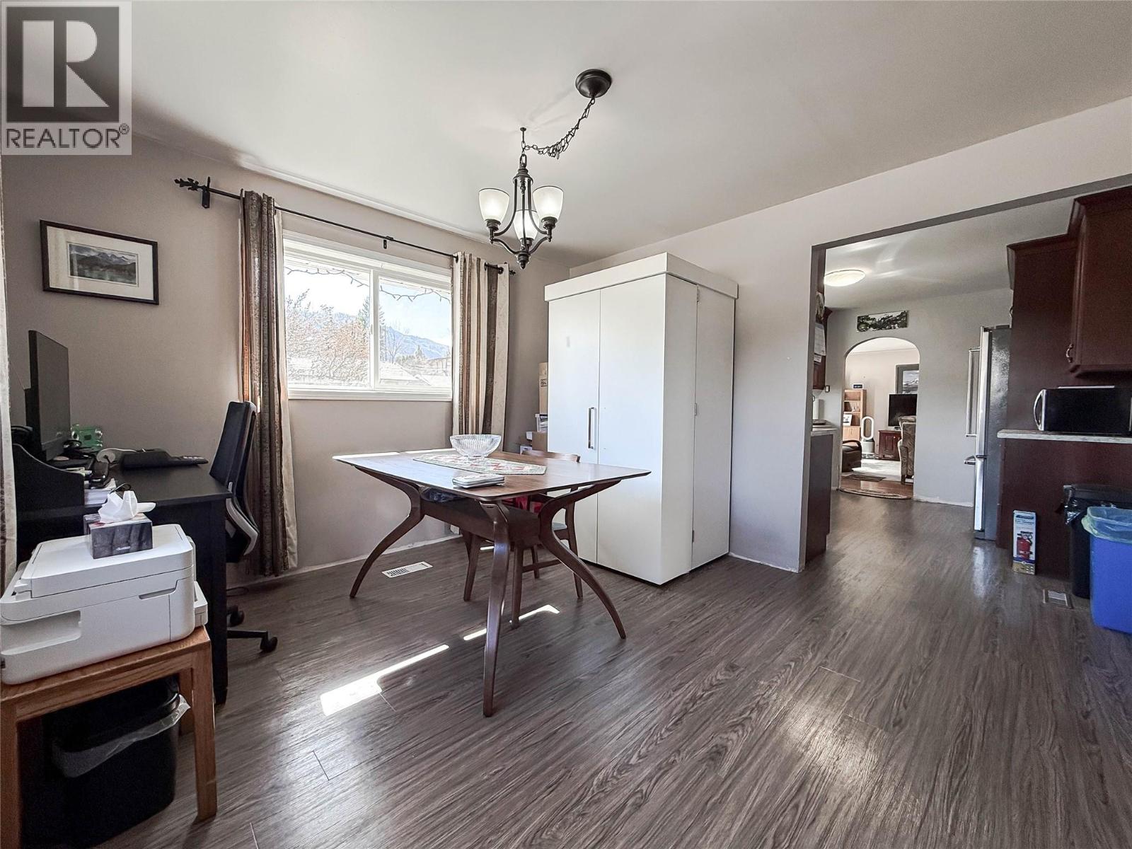 390 9th Avenue, Montrose