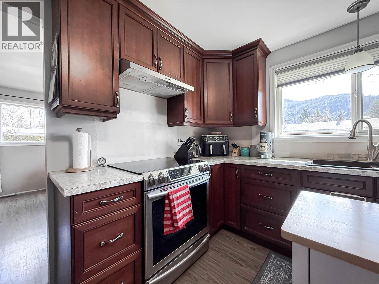 390 9th Avenue, Montrose