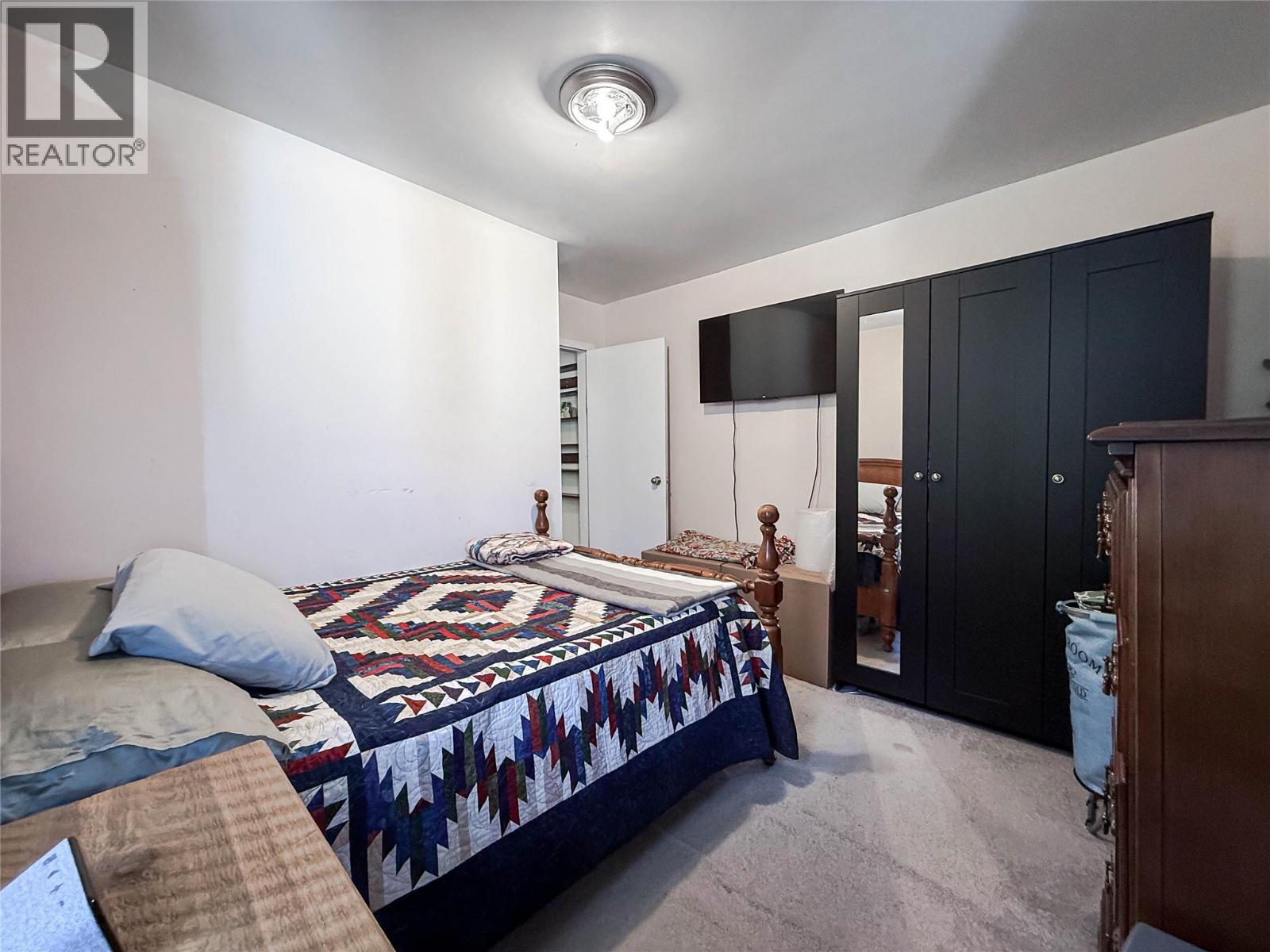 390 9th Avenue, Montrose