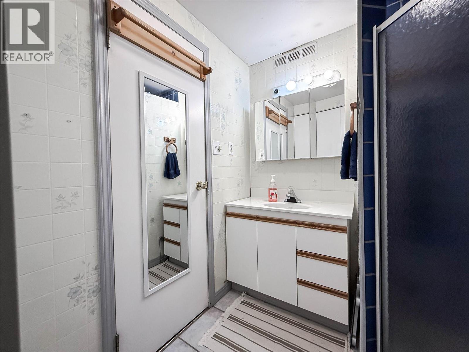 390 9th Avenue, Montrose