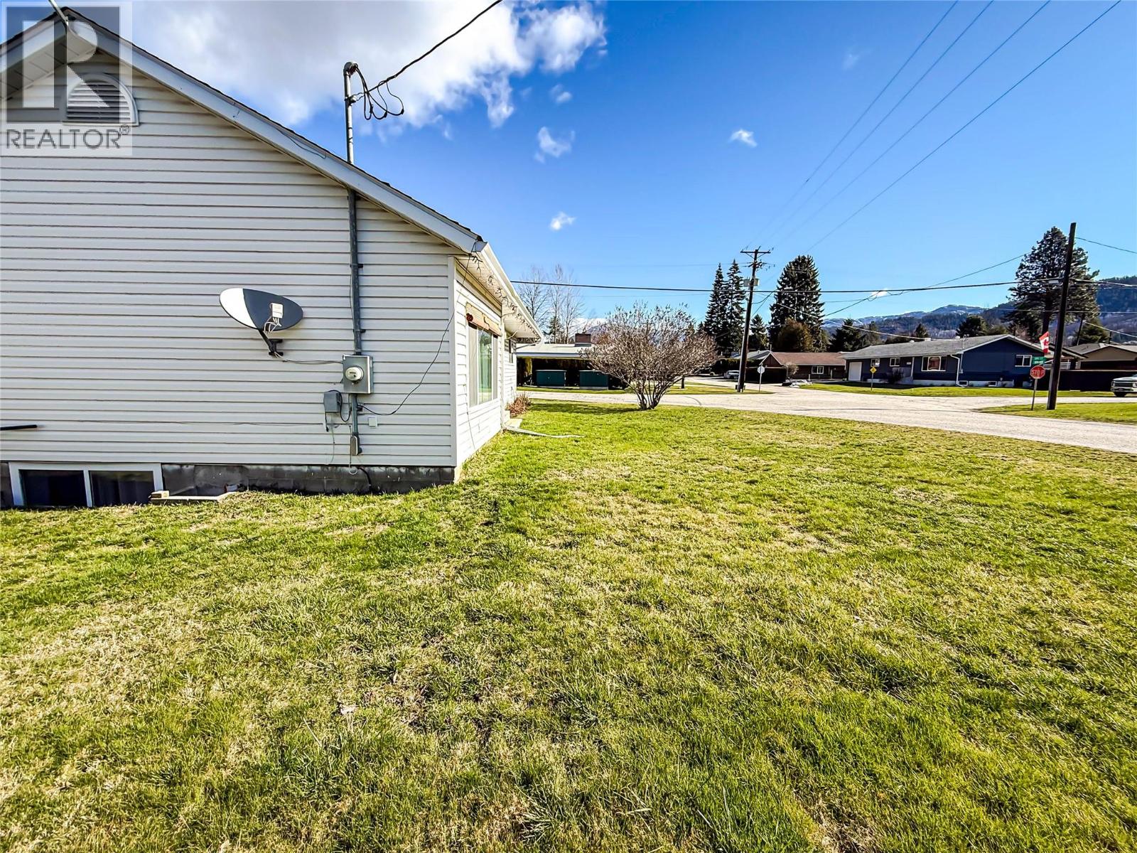 390 9th Avenue, Montrose