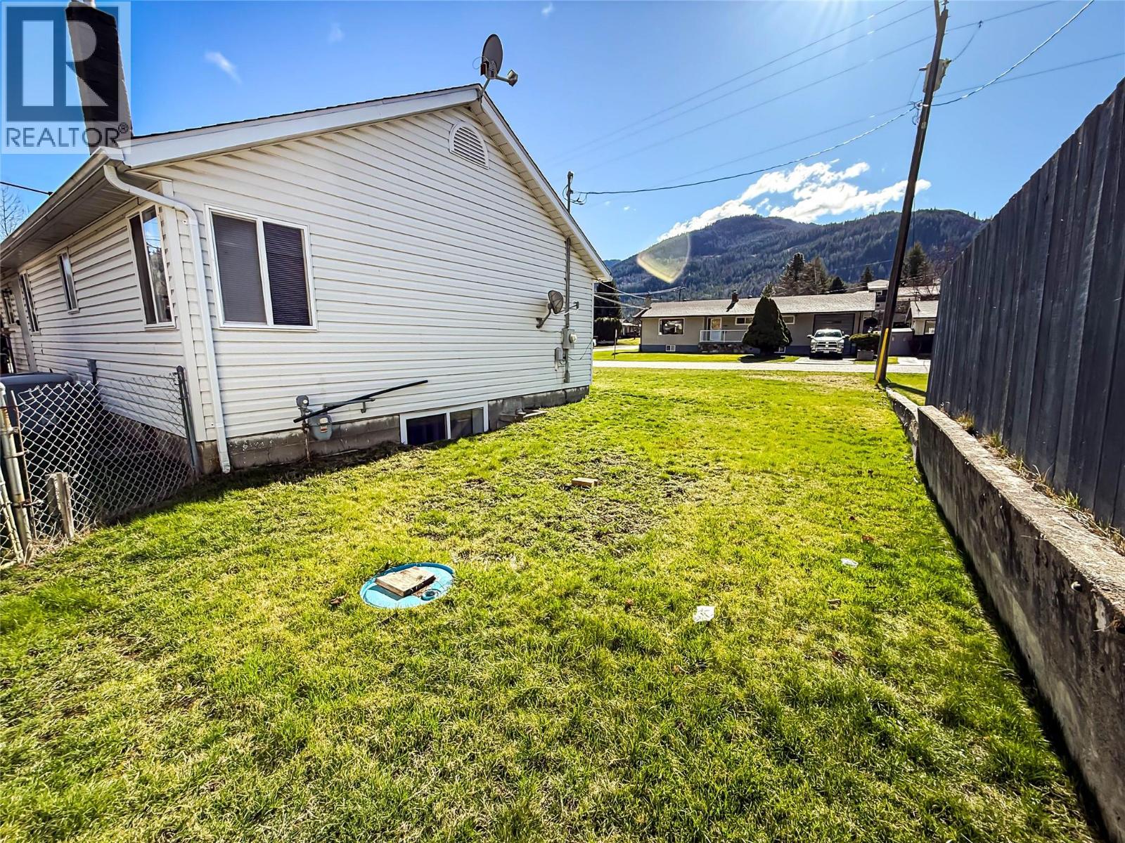 390 9th Avenue, Montrose