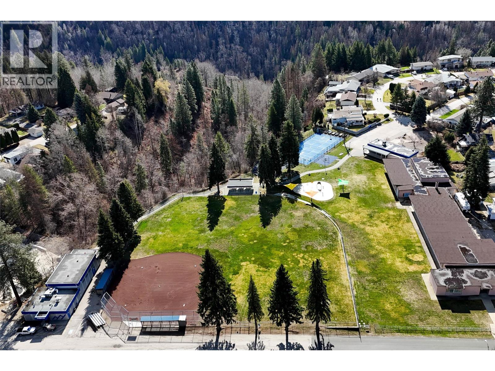 390 9th Avenue, Montrose