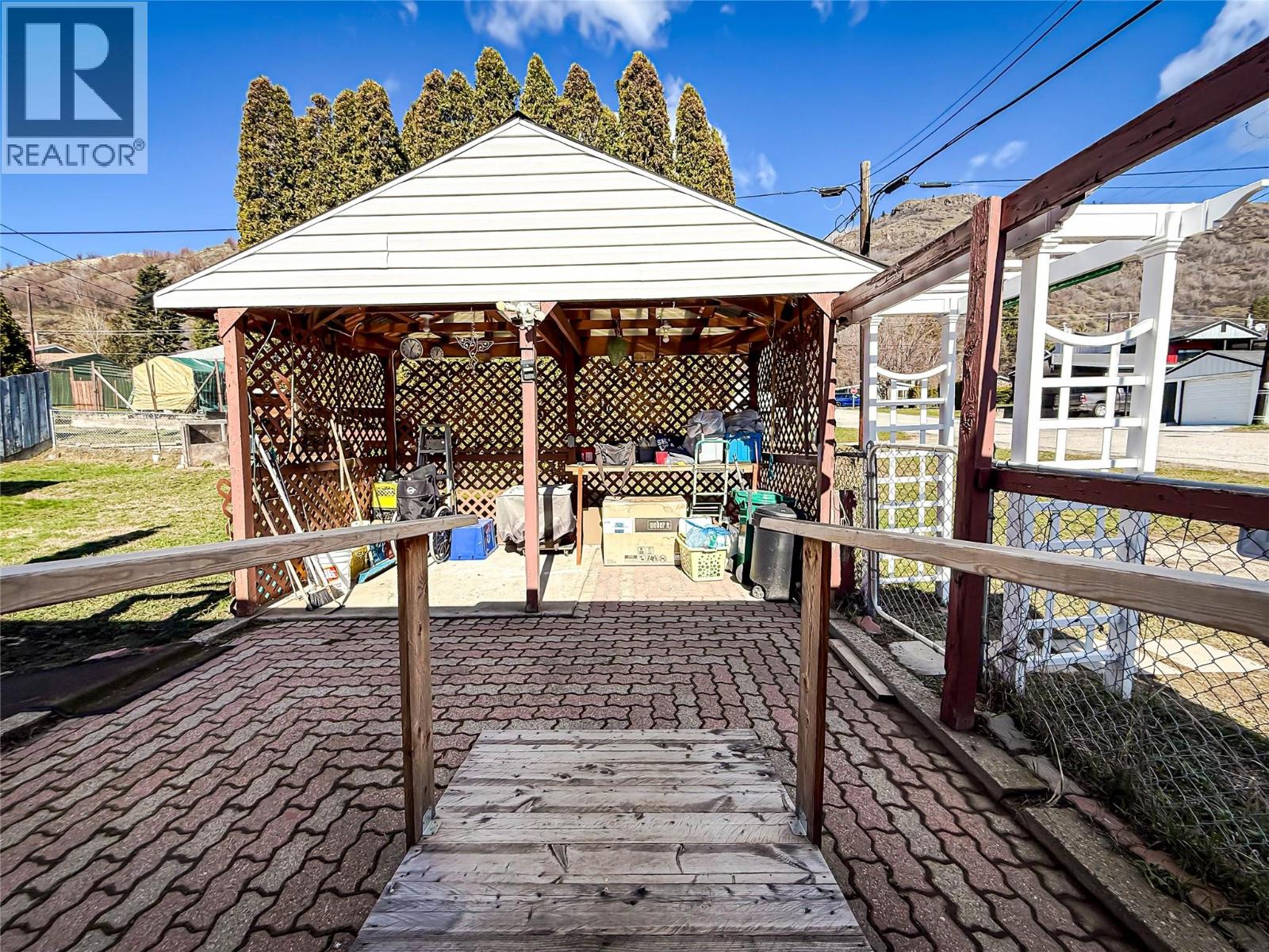 390 9th Avenue, Montrose