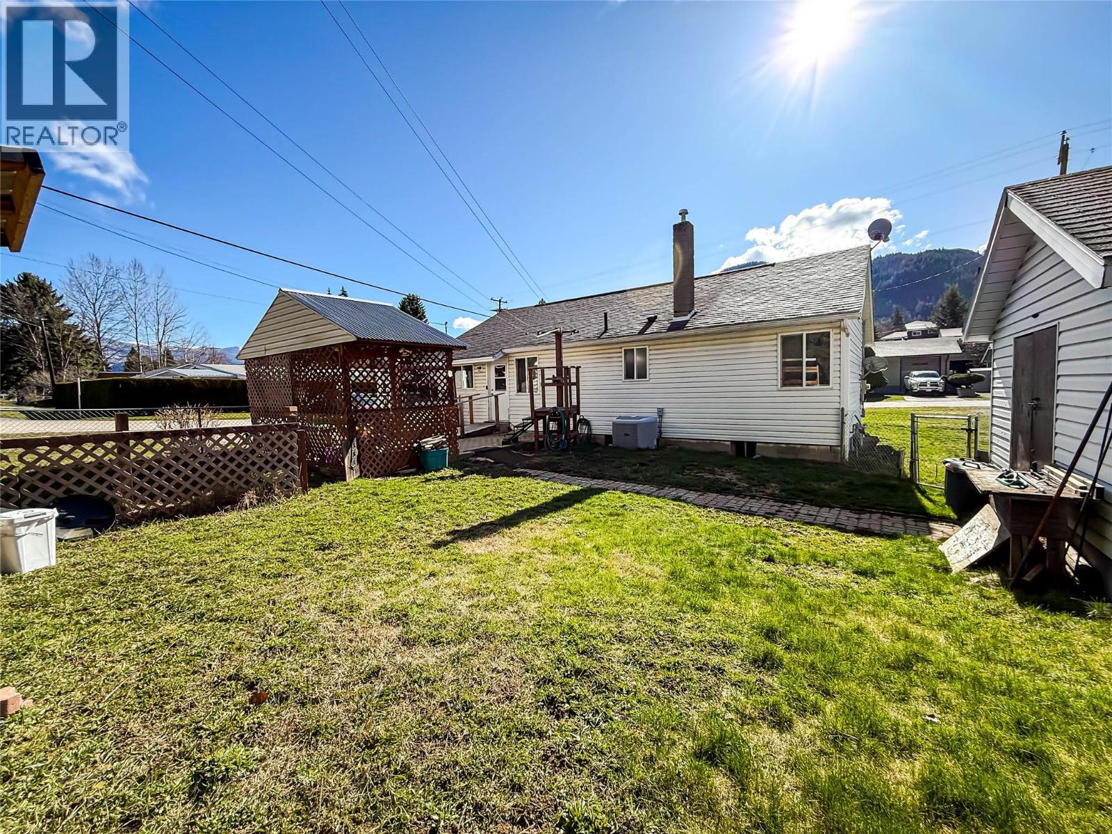 390 9th Avenue, Montrose