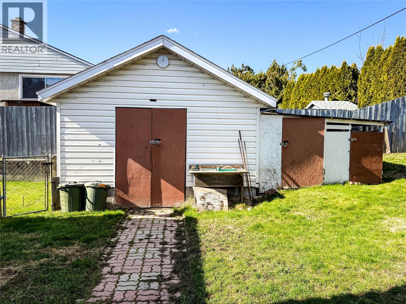 390 9th Avenue, Montrose