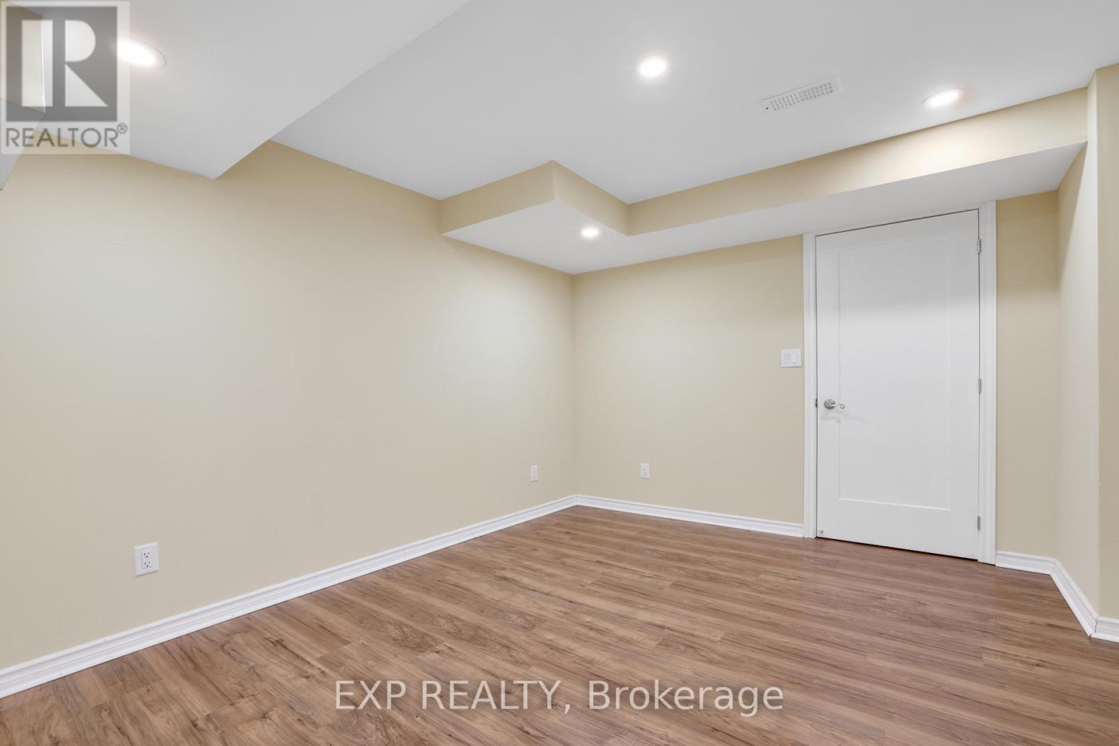 210 RIVERTREE STREET — photo 42