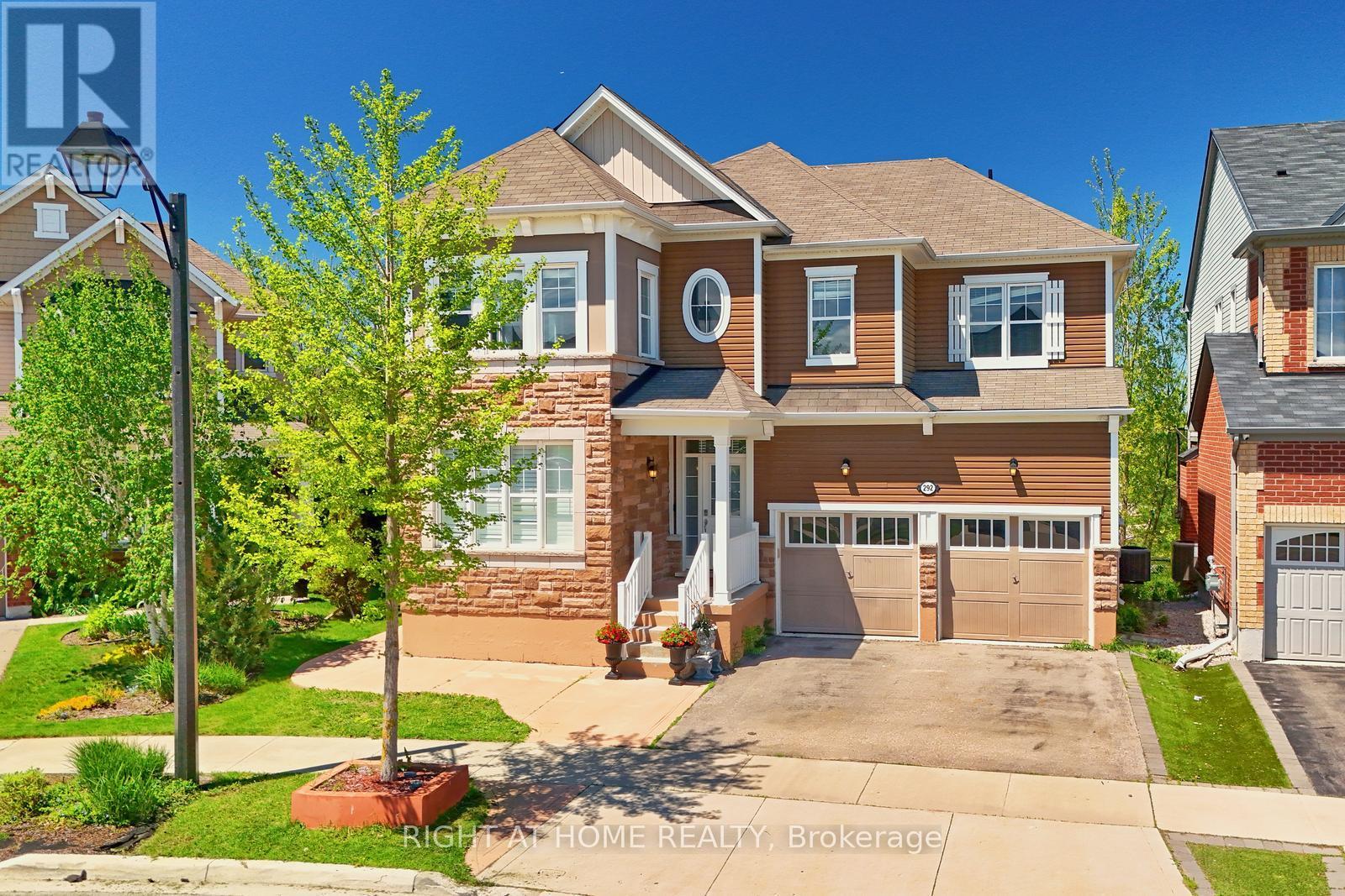 292 FALLING GREEN CRESCENT - 1