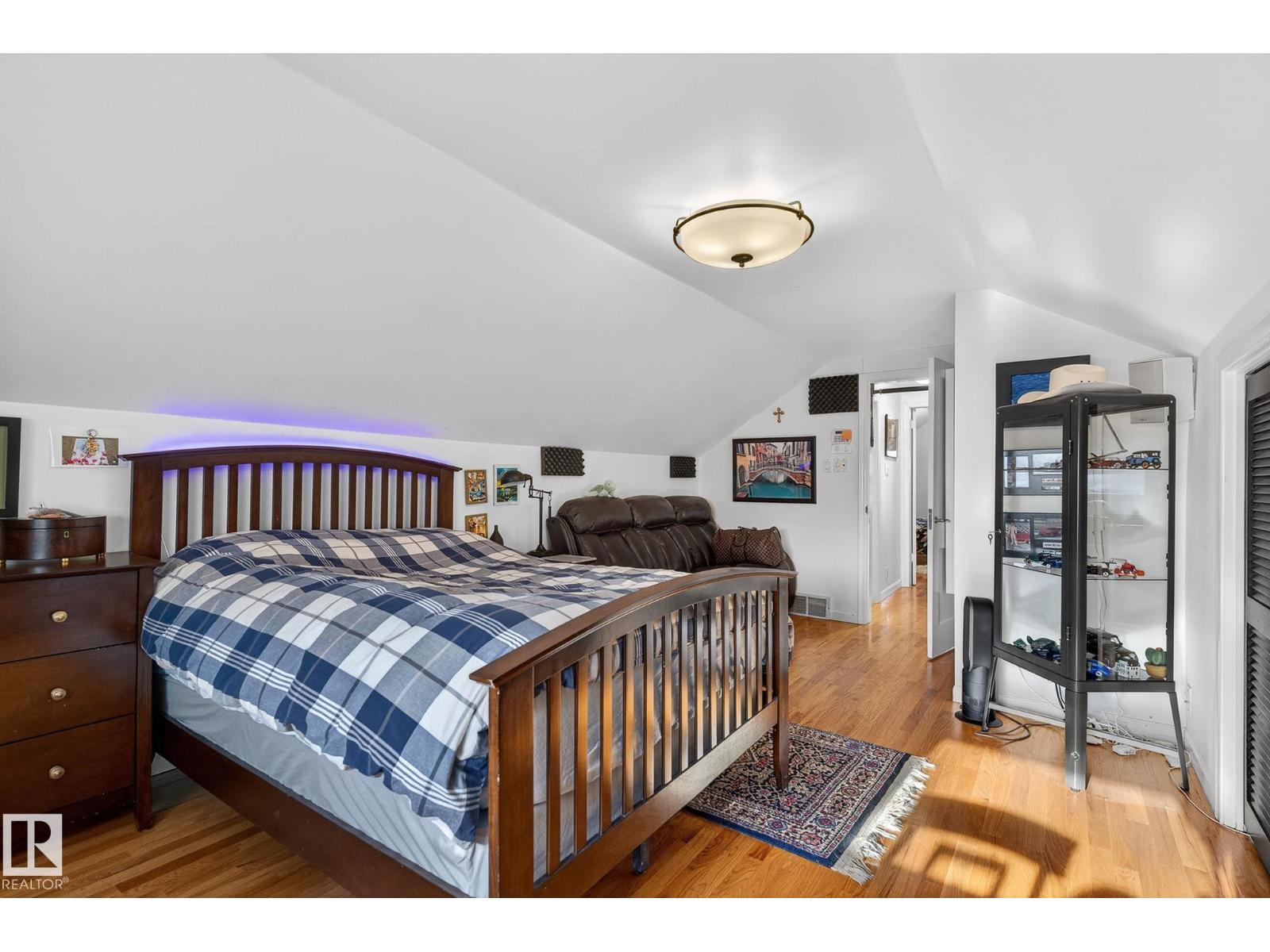 10235 134 ST NW NW, Edmonton