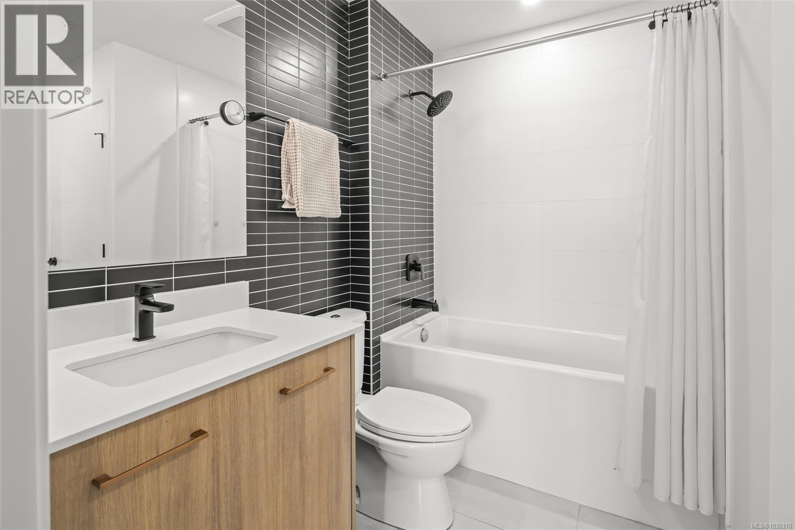 530 920 Reunion Avenue, Langford