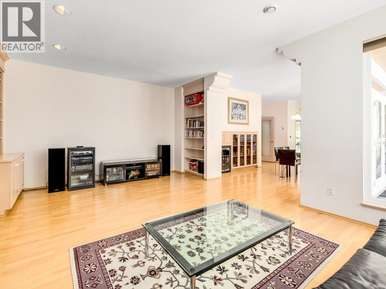 3340 RIVER Road, Richmond