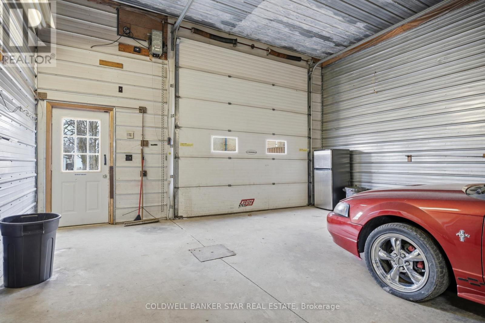 Love that 12 foot door!!