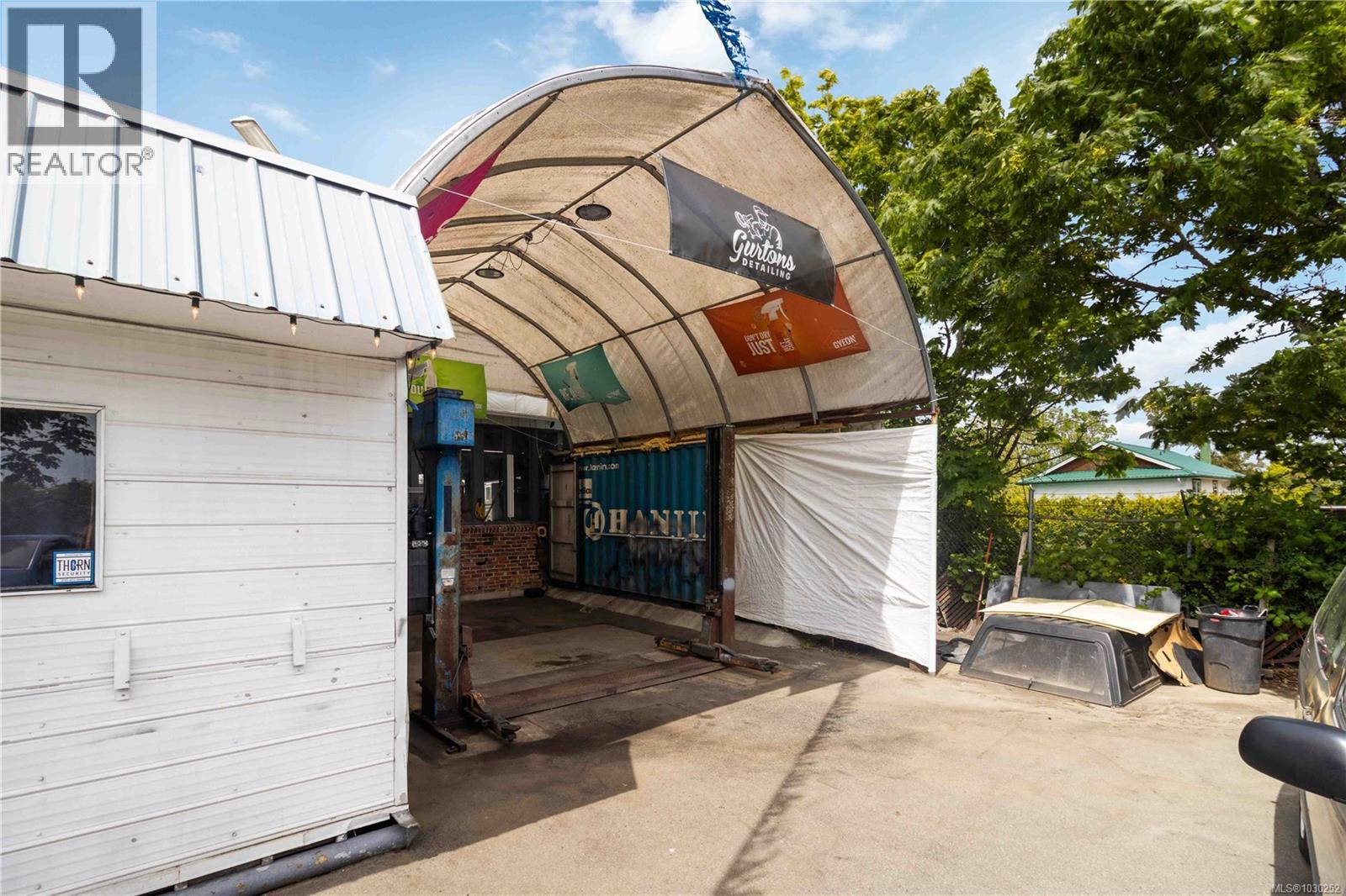  9139 East Saanich Road, North Saanich