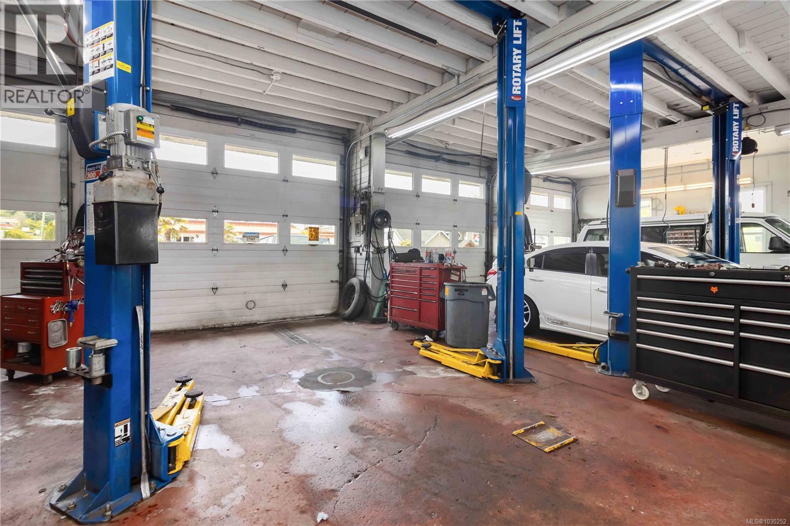  9139 East Saanich Road, North Saanich