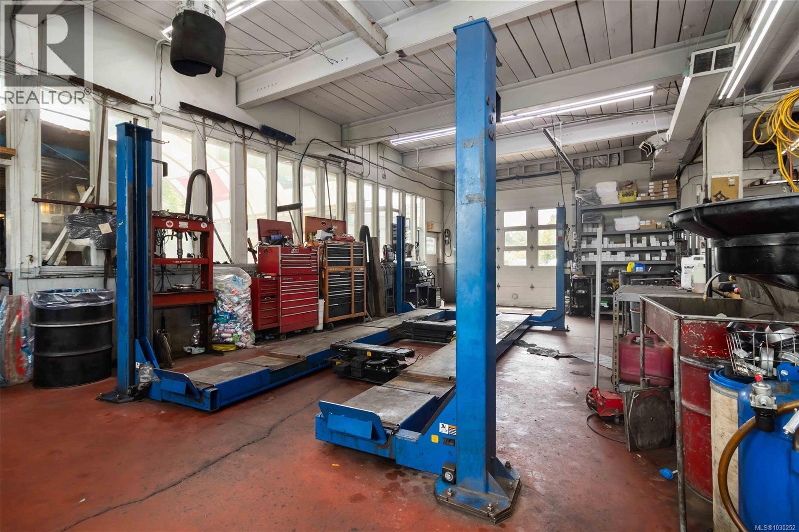  9139 East Saanich Road, North Saanich