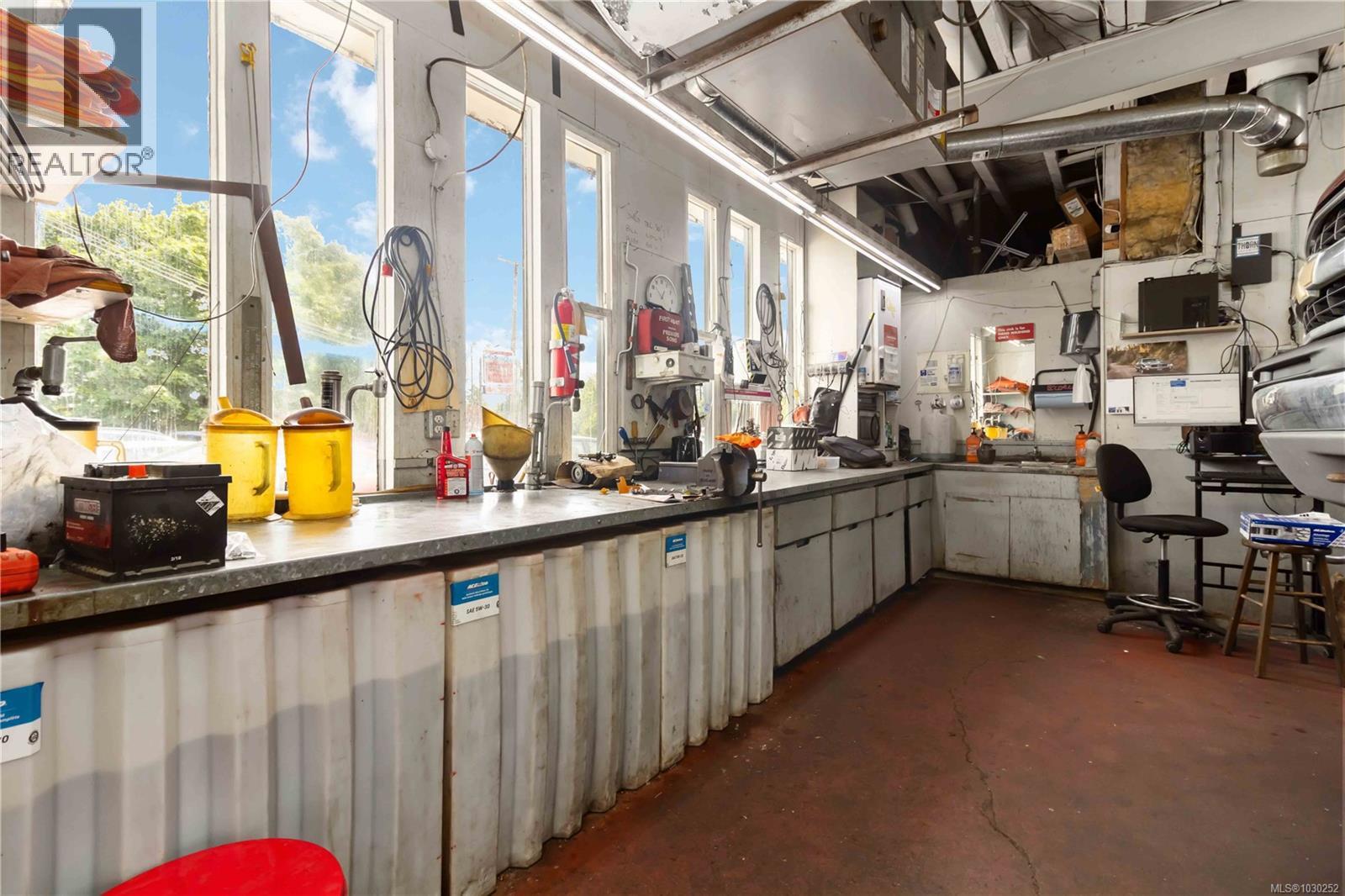  9139 East Saanich Road, North Saanich