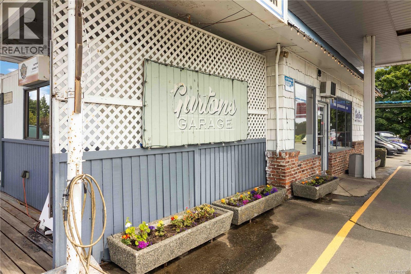  9139 East Saanich Road, North Saanich