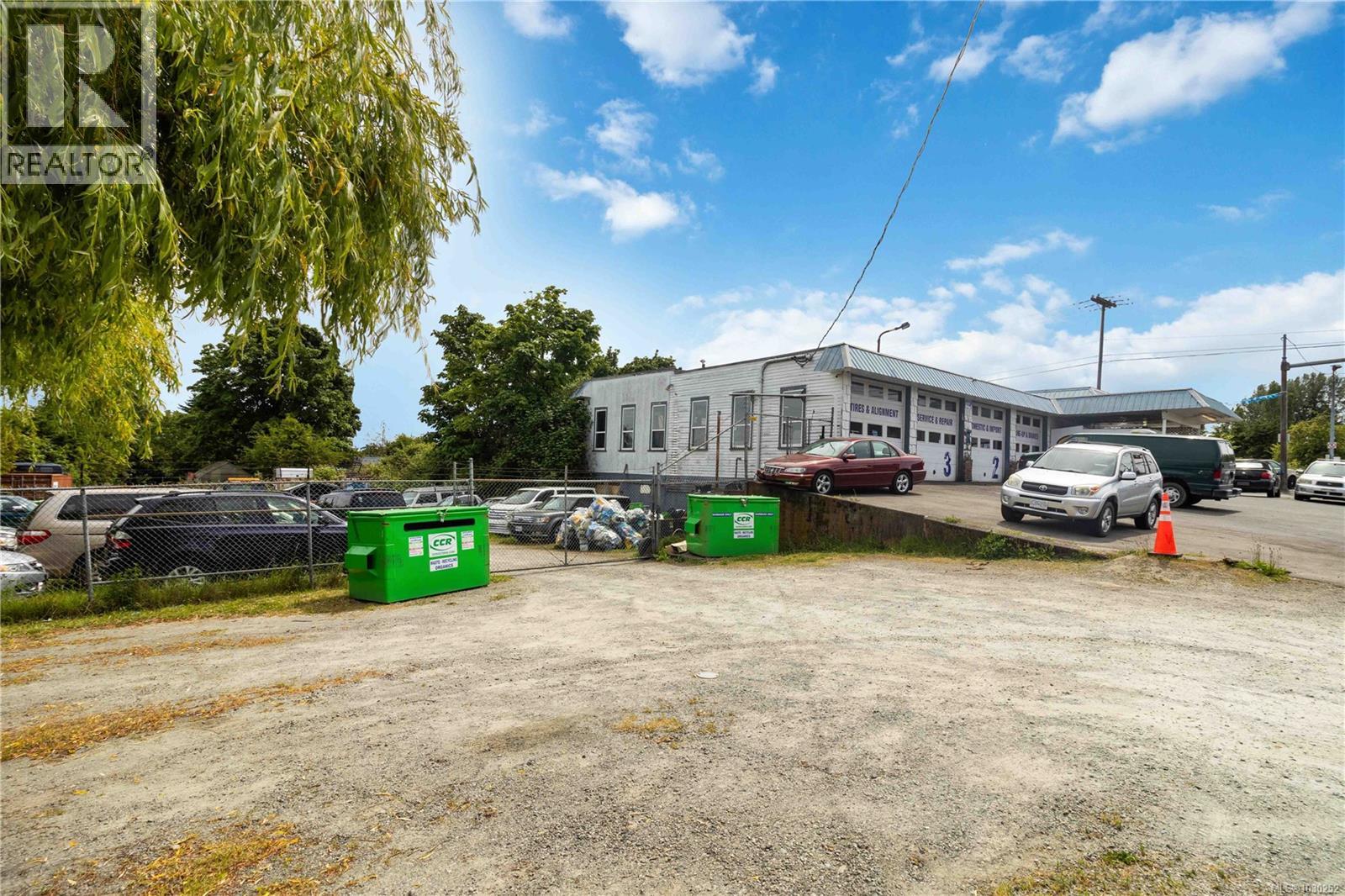  9139 East Saanich Road, North Saanich